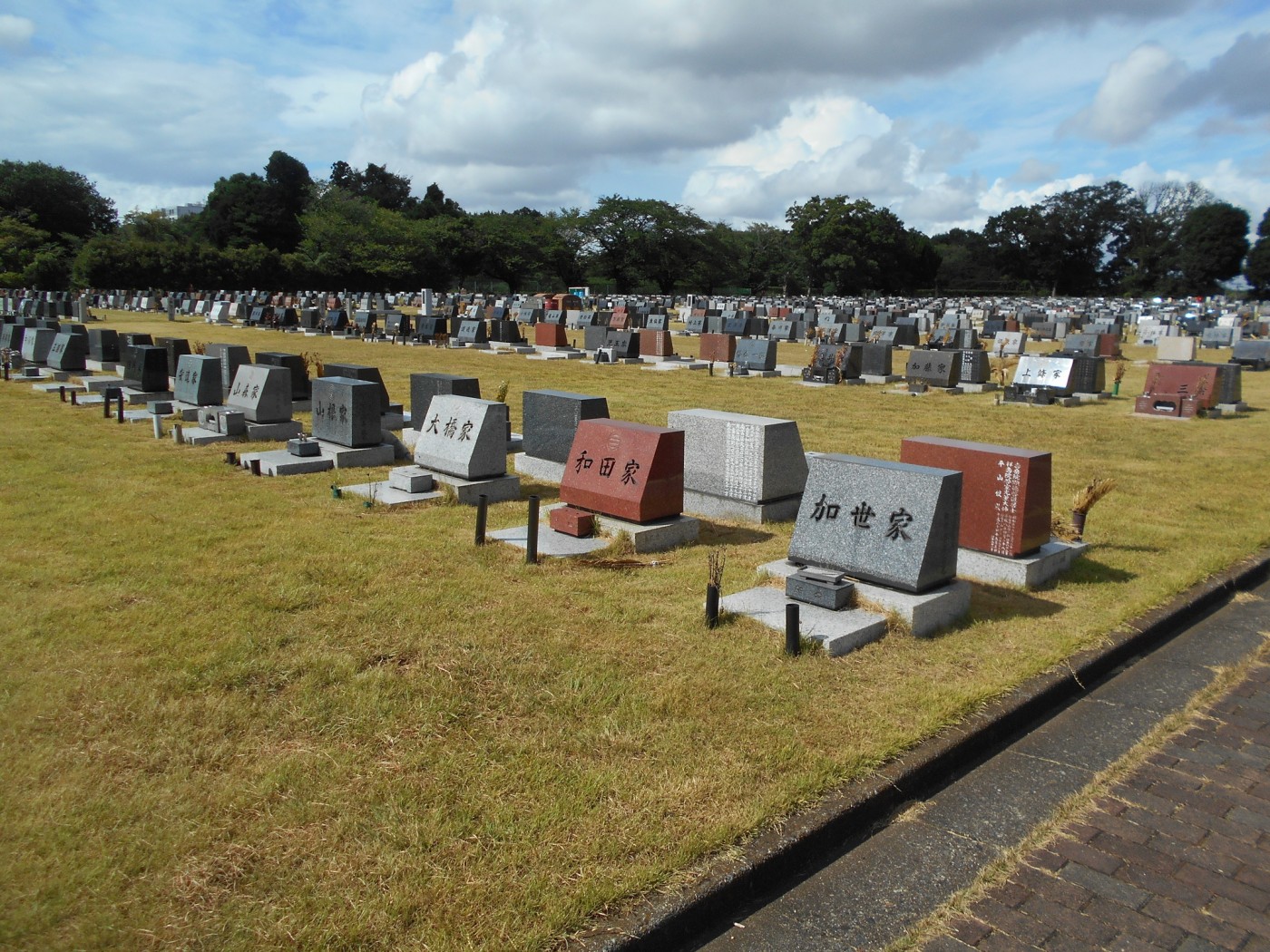 八柱霊園 掃除・お墓参り・法要の代行 | 八柱霊園 はぎの家石材店